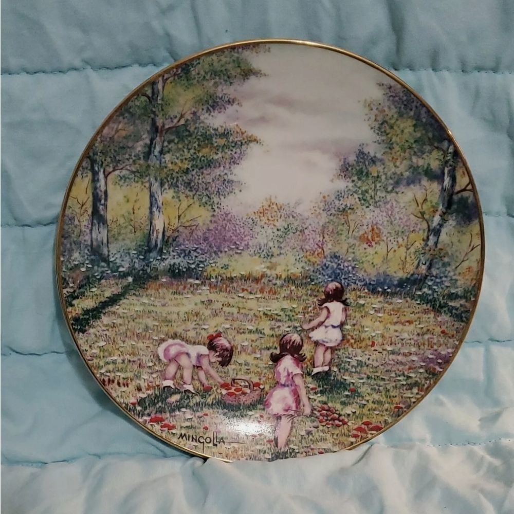 Calhoun's Collectors Society, Inc. "Picking Flower